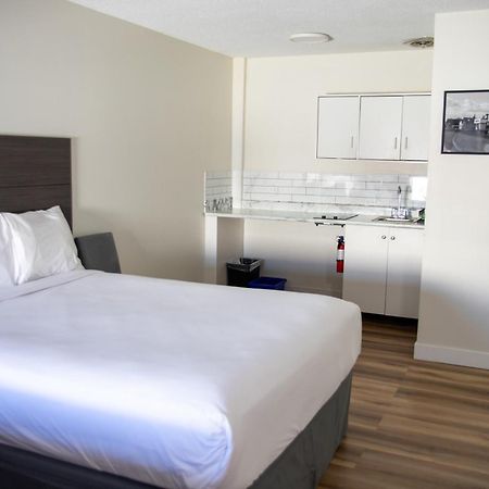 Hotel Ramada By Wyndham Dawson Creek Exteriér fotografie