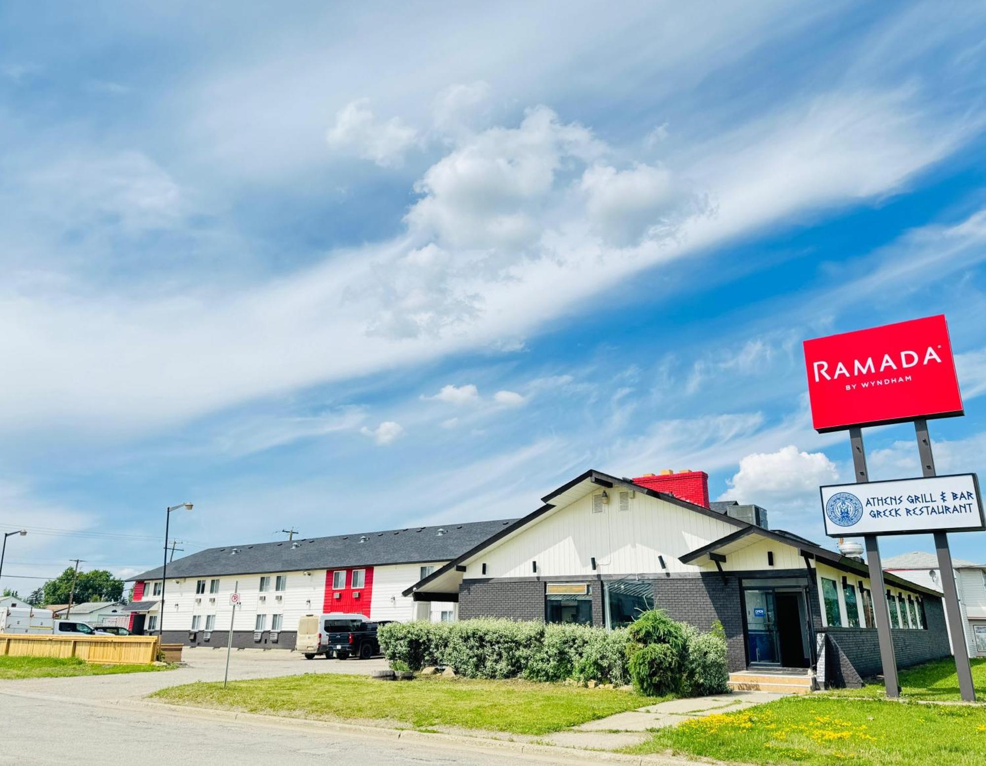 Hotel Ramada By Wyndham Dawson Creek Exteriér fotografie