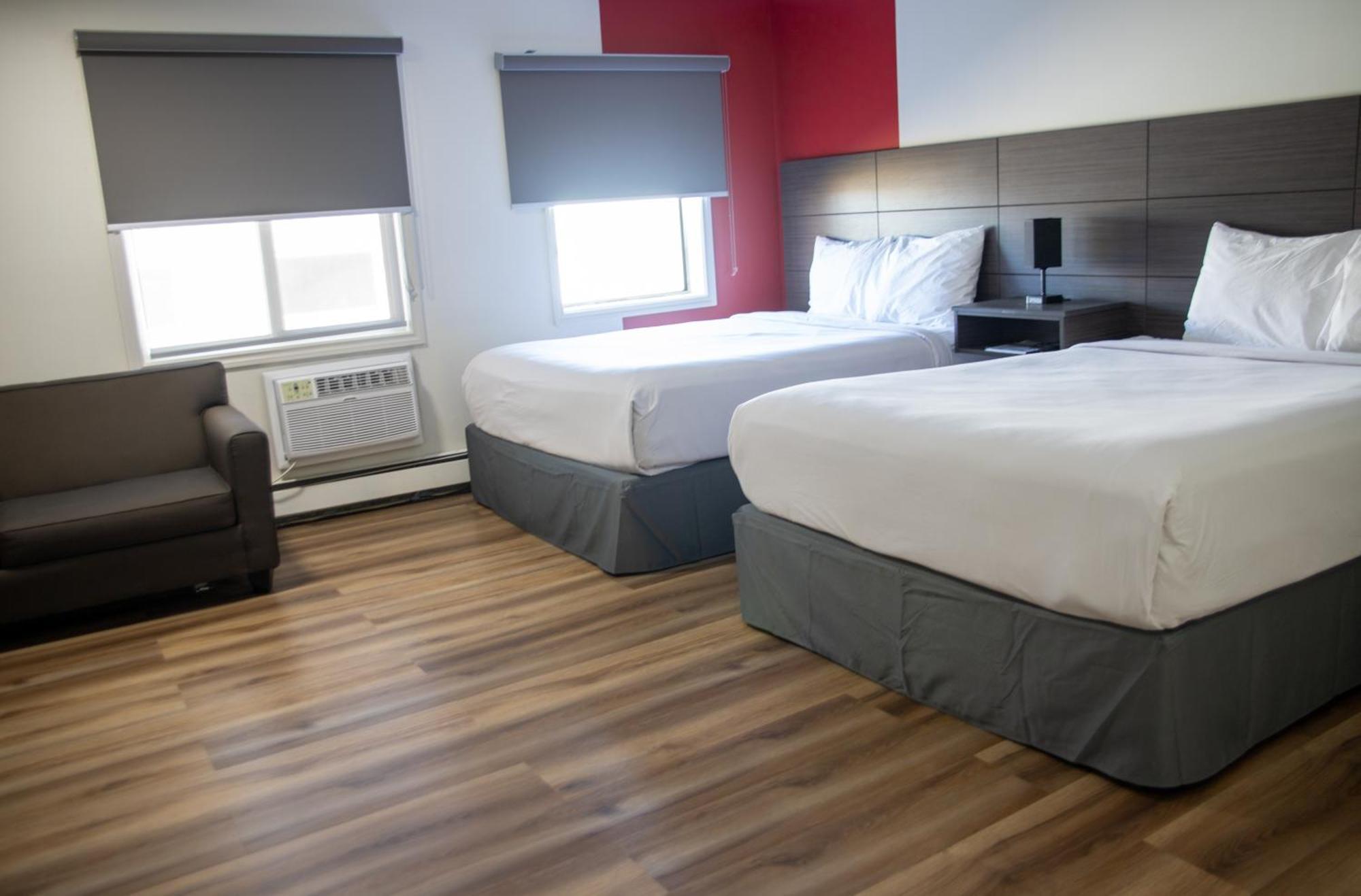 Hotel Ramada By Wyndham Dawson Creek Exteriér fotografie