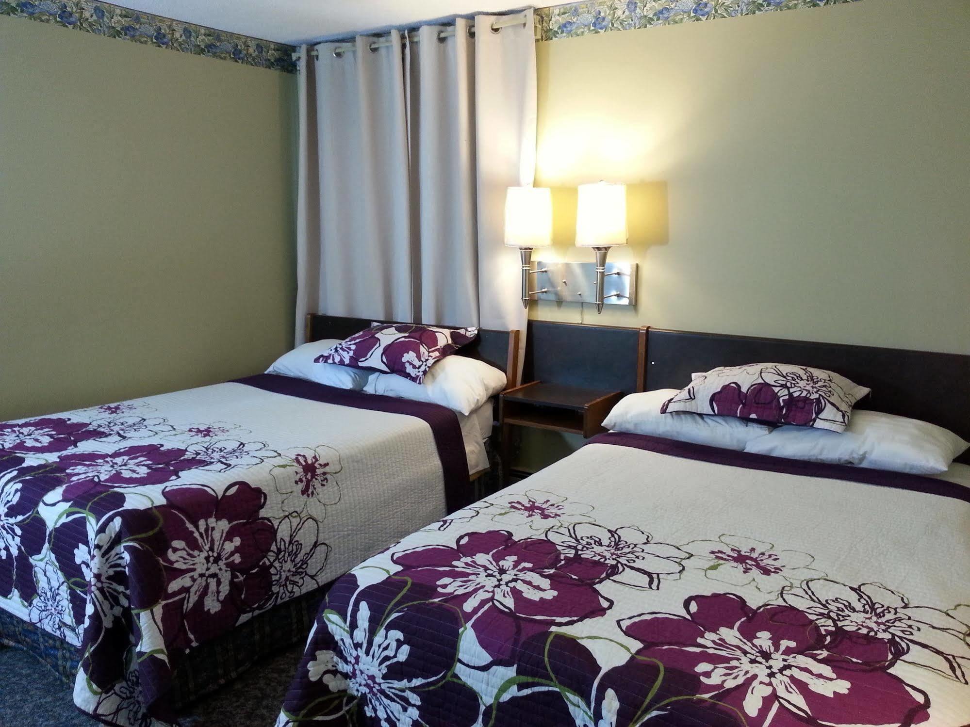 Hotel Ramada By Wyndham Dawson Creek Exteriér fotografie